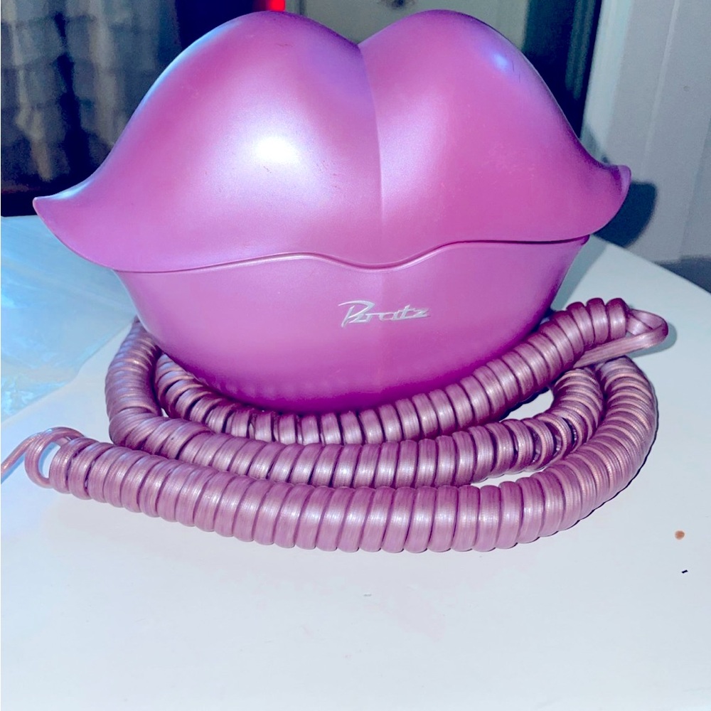 Vintage Bratz telephone